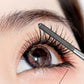 👁️ Mascara med mikrofibre og metallbørste – forlenger, løfter, klumper ikke. Vannfast og vaskbar – perfekt for store vipper! ✨💄