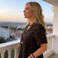 🐆 Lang leopardkjole med V-hals – høy midje fremhever figuren, flytende maxi-skjørt. Pustende ermer, tidløst mønster – perfekt til hverdags og fest! ✨👗