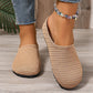 Pustende strikkede slip-on mules for kvinner