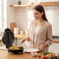 🍳 Dobbelsidig elektrisk grill – jevn steking uten snu, non-stick PTFE-belegg. Lag omelett, pannekaker og egg på få minutter – raskt og enkelt! ⏰💪