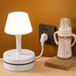 💡 Nattbordslampe med ladestasjon – 3/4 stikkontakter, 2 USB, 1 USB-C. Kabelorganisator og 3 lysfarger! 🔌✨