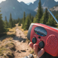 Multifunksjonell nødradio med solcelle, håndsveiv, LED-lys og SOS-alarm – 50 % rabatt